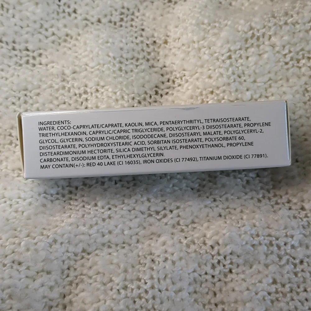 V KOSMETIK Under Eye Corrector in MANDARINE, 4.5ml/0.15fl oz